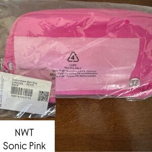 Lululemon Everywhere Belt Bag in Sonic Pink